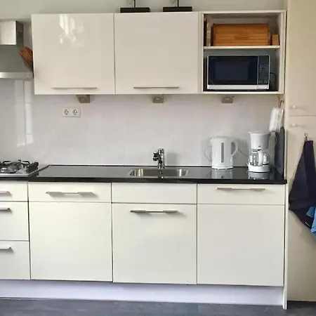 Aan Zee - 100m Appartement *