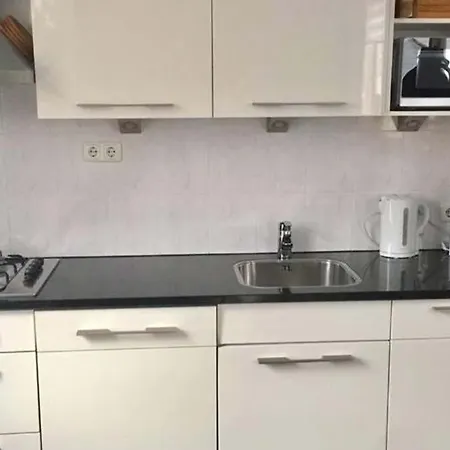 Aan Zee - 100m Appartement *
