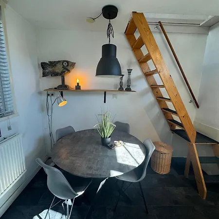 Aan Zee - 100m Egmond aan Zee