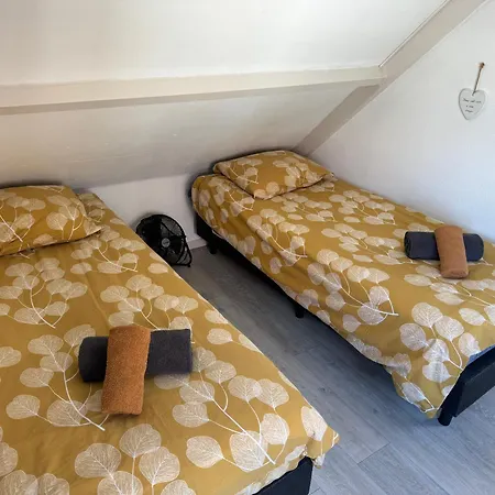 Aan Zee - 100m Apartment