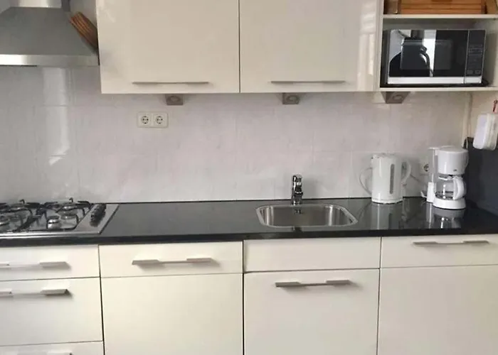 Aan Zee - 100m Appartement *